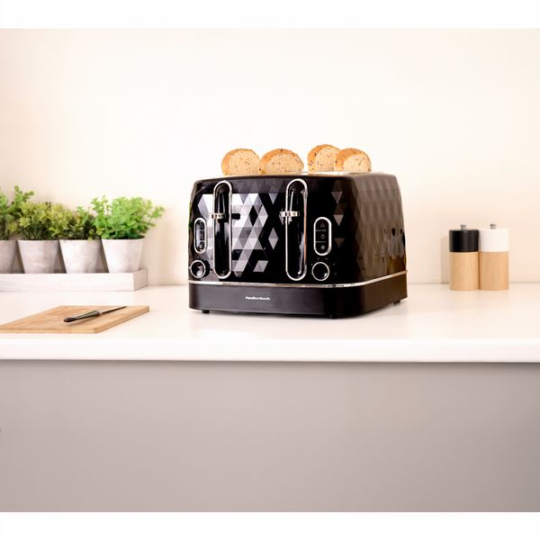 Hamilton Beach Kettle And Toaster Set Diamond Collection Black